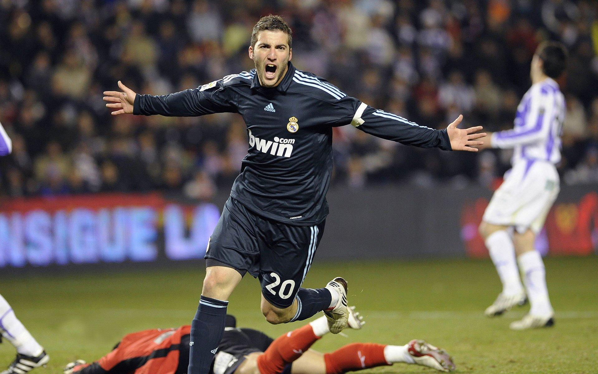 巴萨更衣室力挺特尔施特根，拉波尔塔态度强硬引内部紧张